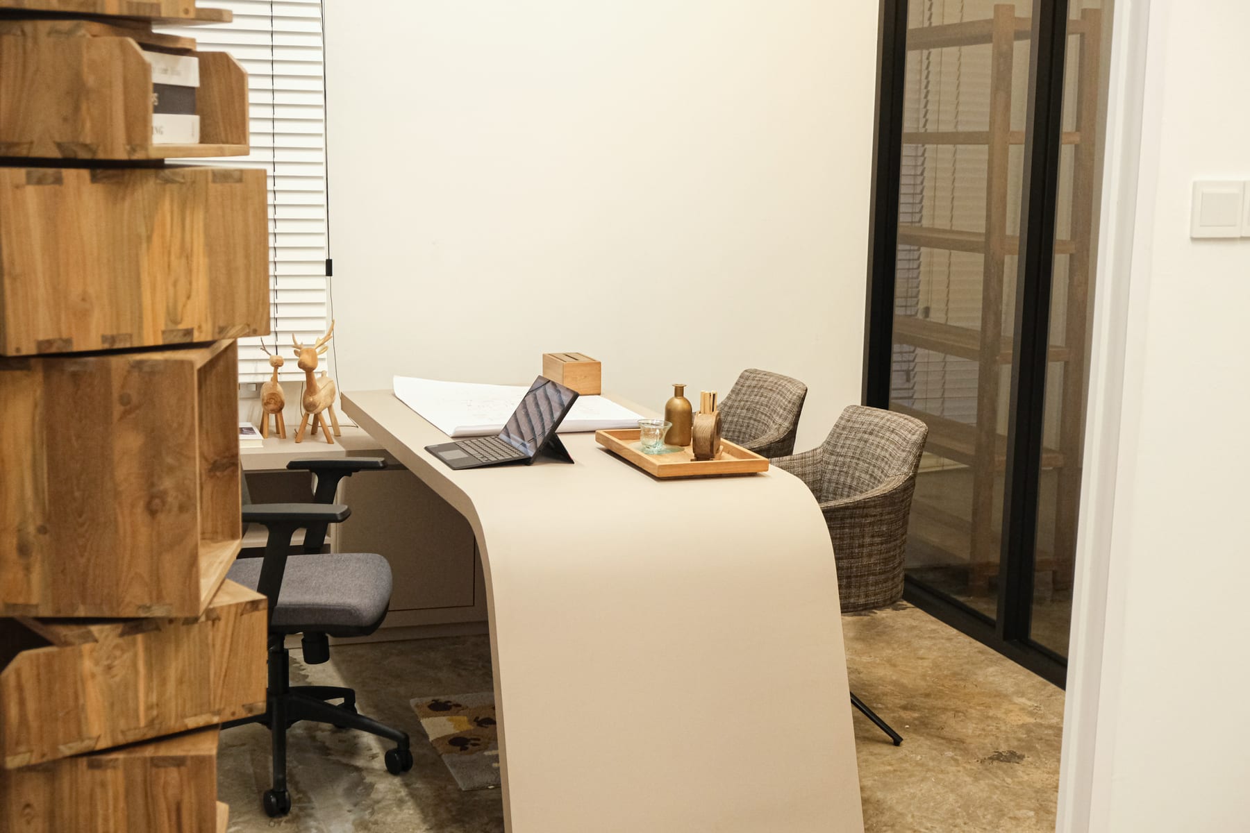 Base Interior Design — view 8